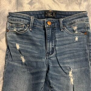 Brand new jeans , gained weight and doesn’t fit anymore .